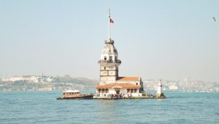 Işık Kulesi ile Geceyi Aydınlatmanın Yolları